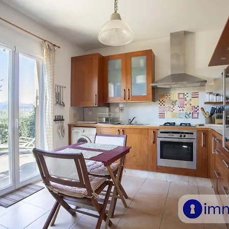 House In With Swimming Pool Casa vacanze