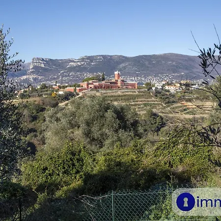 Casa vacanze House In With Swimming Pool